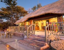 Haupthaus mit Terrasse